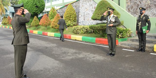 Kodam XVIII/Kauari Gelar Upacara Peringatan Hari Pahlawan Tahun 2021