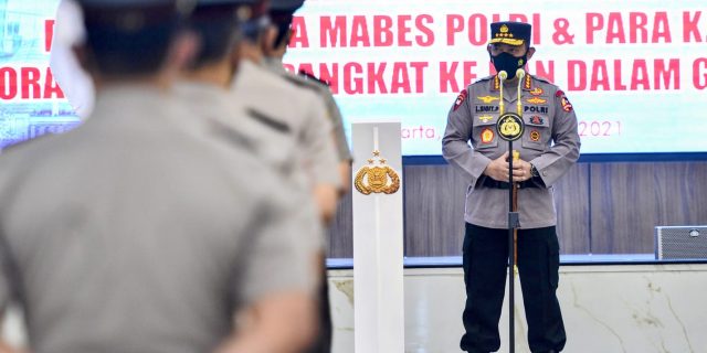 Lantik Kabaintelkam dan Kapolda, Kapolri: Jangan Padamkan Api Saat Besar