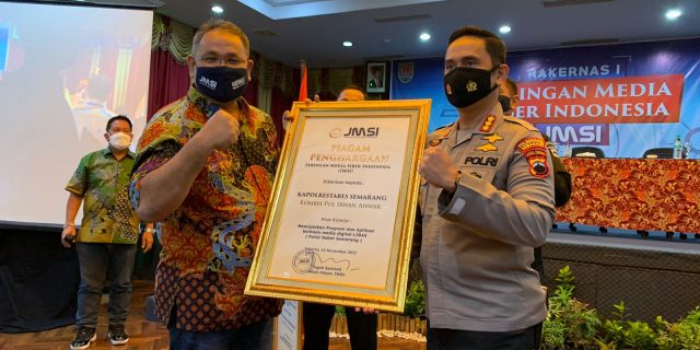 Kapolrestabes Semarang Terima Penghargaan dari JMSI Pusat