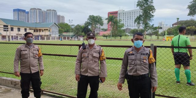 Polsek Medan Baru Lakukan Pengamanan Pertandingan Sepak Bola