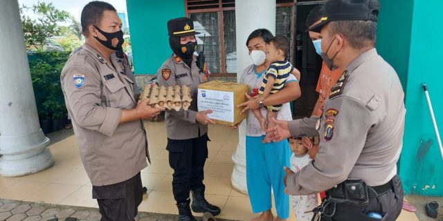 Polsek Patumbak Berikan Tali Asih Kepada Keluarga Terdampak Covid-19