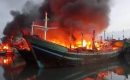 Belum Tau Penyebab, Belasan Kapal di Pelabuhan Ini Terbakar