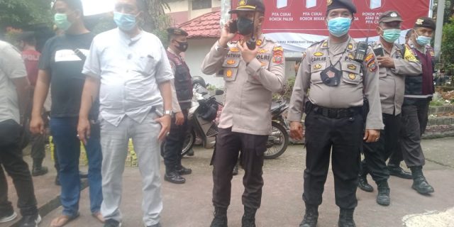 Polsek Medan Baru Pantau Penertiban Spanduk dan Tenda Pengungsi Afganistan