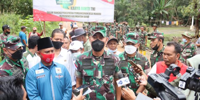 Pangdam XII/Tpr Tinjau Karya Bakti TNI Percepatan Pembangunan Desa Mandiri