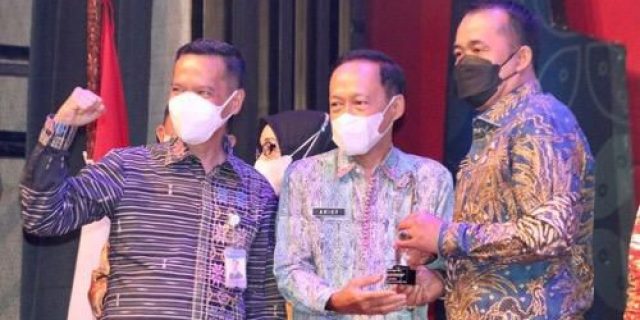 Pemko Medan Terima Dua Penghargaan Dari BI Sumut