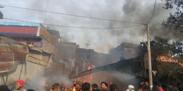 Diduga Gegara Tabung Gas Meledak, Rumah Pedagang Sate Ini Ludes Terbakar