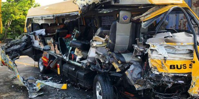 Mobil Rombongan Ponpes Ditabrak Truk, 4 Santri Meninggal Dunia