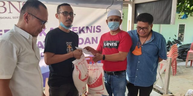 Ibu Kandung PU Metro 24 Jam Meninggal, Ketua Pewarta Melayat dan Berikan Santunan