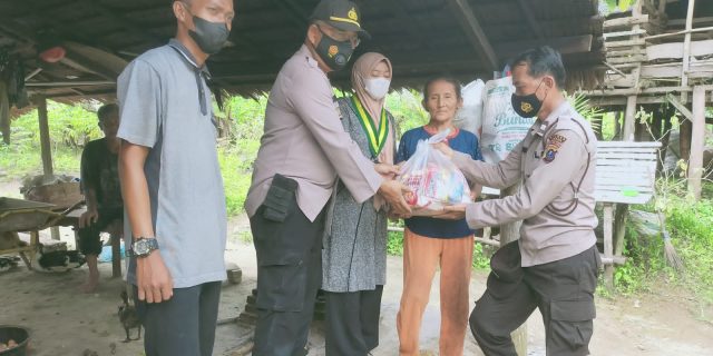 Polres Asahan Bersama SEMMI Bagikan Bansos Kepada Masyarakat Kurang Mampu