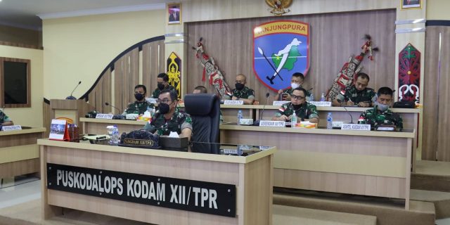 Pangdam XII/Tpr dan Seluruh Kepala Daerah Ikuti Arahan Presiden Secara Virtual