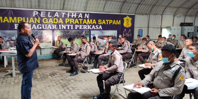 Berikan Arahan Peserta Diklat Gada Pratama Satpam, Ini Pesan Kombes (Purn) Maruli Siahaan