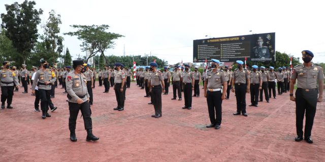 Upacara Kenaikan Pangkat Personil, Kapoldasu : Jaga Nama Baik Polri