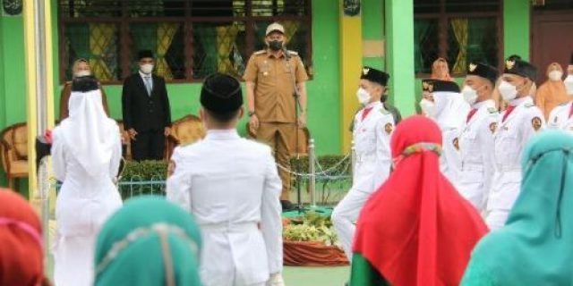 Bobby Bertindak Sebagai Pembina Upacara Peringatan Hari Amal Bakti Ke-76 Kementrian Agama