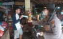 Sambil Sosialisasi Prokes, Polsek Medan Baru Bagikan Masker di Pasar Pringgan