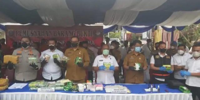 Polisi Musnahkan Narkoba Senilai 30 Miliar di Medan