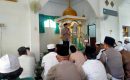 Sholat Jum’at di Mesjid Syuhada, Kapolres Madina Lantunkan Adzan