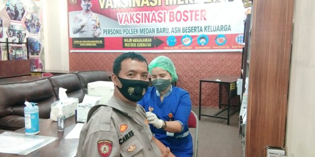 Polsek Medan Baru Bersama Bhayangkari Gelar Vaksinasi Booster Covid-19