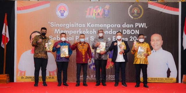 Bobby Nasution Raih Penghargaan Inisiator Olahraga Nasional
