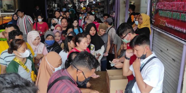 Kembali Gelar Operasi Pasar, PT Musim Mas Kucurkan 50.000 Liter Minyak Goreng Kemasan dan Premium
