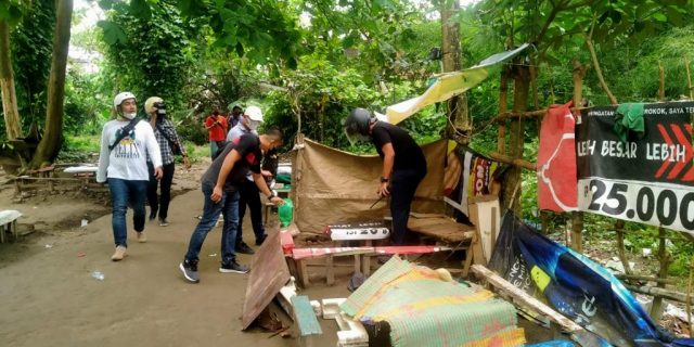 Gerebek Kampung Narkoba, Polisi Amankan Dua Pria dari Lokasi