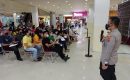Tinjau Vaksinasi Massal, Kapolsek Medan Baru Ingatkan Pentingnya Vaksinasi