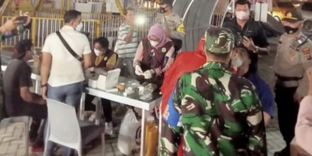 Operasi Yustisi di Aksara Park, Petugas Temukan Seorang Pengunjung Reaktif Covid-19