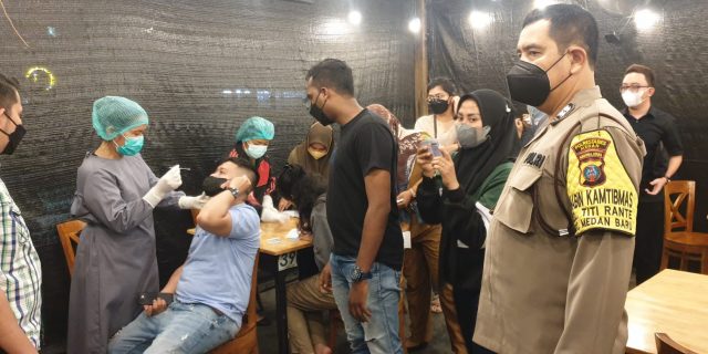 Swab Antigen di Habitat Cafe, Petugas Temukan 3 Pengunjung Reaktif