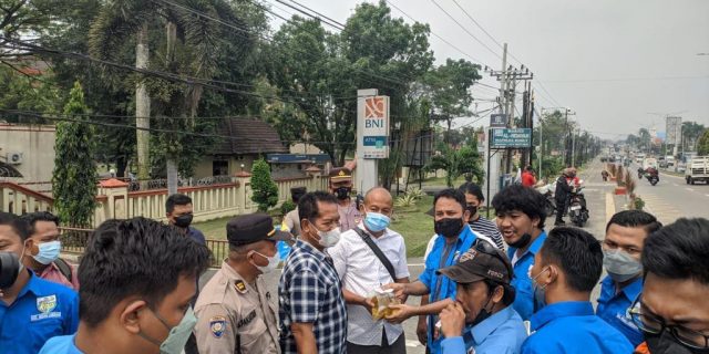 Demo Polda Sumut, KNPI Minta Cabut Izin Perusahaan Penimbun Migor