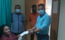 Ketua Pewarta Jenguk dan Berikan Santunan Kepada Istri Wartawan Yang Melahirkan