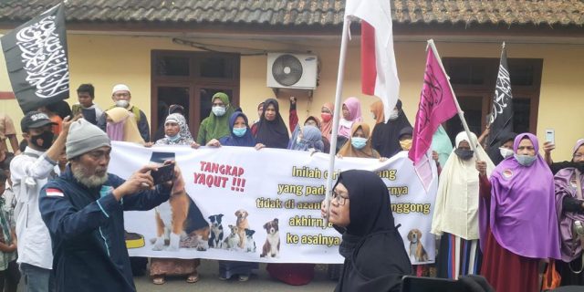 Datangi Poldasu, Massa Minta Menag Diproses Hukum