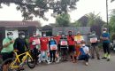 Peduli Sesama, ICC dan Merdeka Funbike Bagikan Sembako Kepada Penyapu Jalan