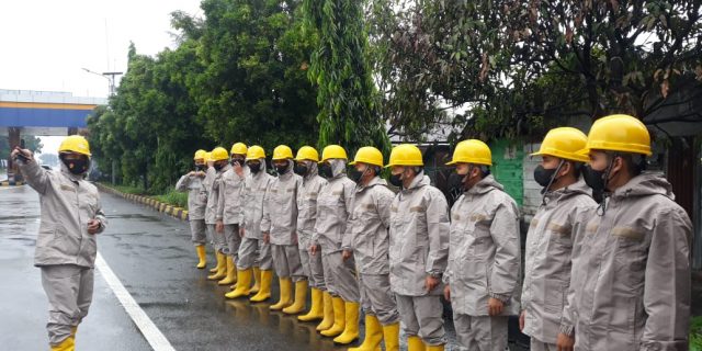 Poldasu Kerahkan Personil Bantu Warga Yang Terdampak Banjir di Medan