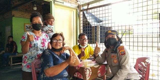 Percepat Vaksinasi, Polsek Medan Tuntungan Jemput Langsung Warga ke Rumah