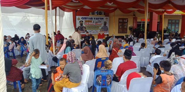 Sambut Bulan Suci Ramadan, Polsek Patumbak Gelar Vaksinasi dan Khinatan Massal