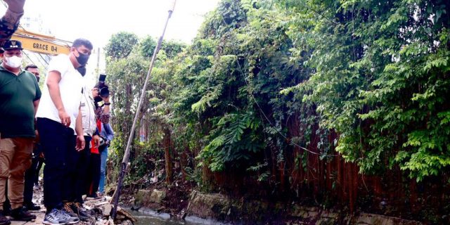 Atasi Masalah Banjir, Bobby Nasution Turun Langsung Cek Pembersihan Sungai Selayang