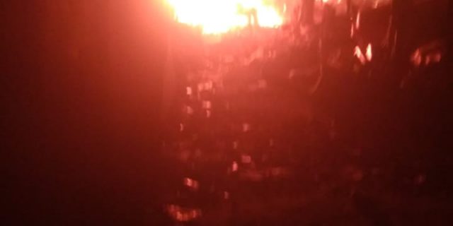 Diduga Korsleting Listrik, Gudang Botot Terbakar