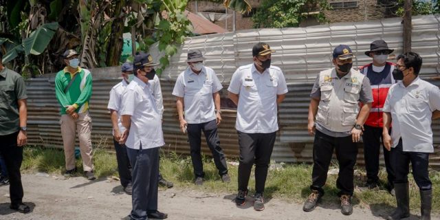 Sikapi Keluhan Warga, Bobby Segera Normalisasi Drainase dan Perbaiki Jalan Platina Raya