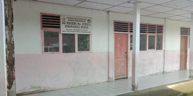 Jarang Masuk, Tokoh Masyarakat Minta Kepsek SDN Sisarahili Susua Dicopot