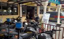 Diduga Stress, Seorang Wanita Tabrak Pintu SPKT Polres