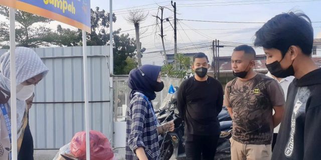 Solusi Penanganan Sampah, Makan dan Minum di Cafe Bisa Bayar Pakai Sampah