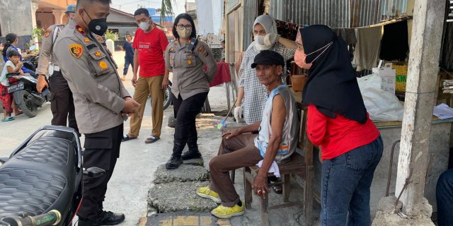 Polsek Medan Baru Gelar Vaksinasi Door to Door Lansia ke Rumah Warga