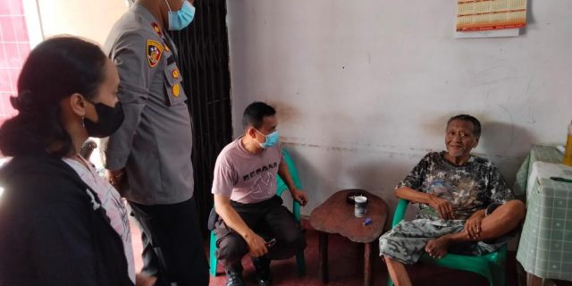Percepat Vaksinasi Bagi Lansia, Polsek Medan Timur Lakukan Sistem Door to Door