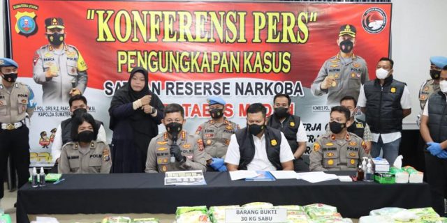 Anak dan Ibu Terlibat Dalam Jaringan Narkoba, Polisi Amankan 58 Kg Sabu dan 3.340 Butir Ekstasi