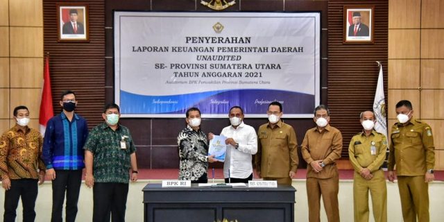 Gubernur Sumut Serahkan LKPD Tahun 2021 ke BPK