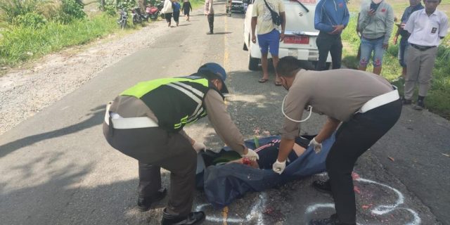 Terberam Kemudian Disambar Mobil, Penumpang R15 Tewas Ditempat
