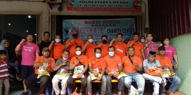 Yayasan Accurate Charity Center dan Pewarta Polrestabes Medan Bagikan 300 Paket Sembako Kepada Masyarakat