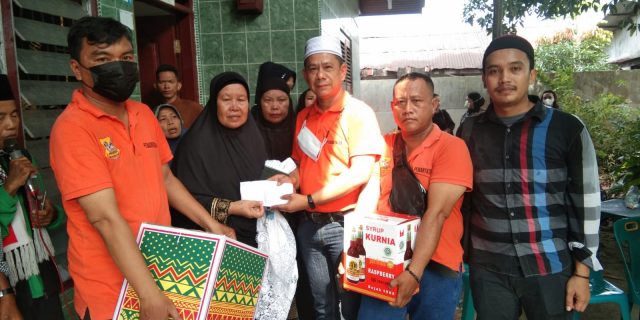 Ketua Pewarta Melayat dan Berikan Santunan Kepada Isteri Almarhum Hembri Ginting