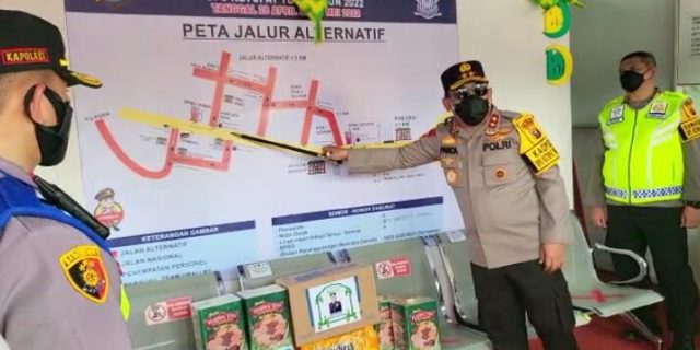 Polda Sumut Berlakukan One Way di Lintas Medan-Aceh Polda Sumut Berlakukan One Way di Lintas Medan-Aceh