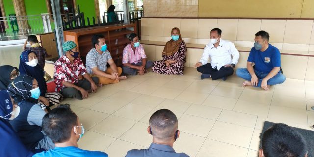 Dijebak Anaknya Pakai Narkoba, Ibu Ini Dipulangkan Polisi Kepada Keluarga