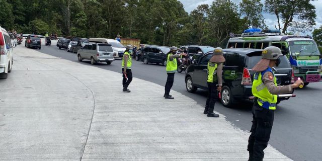 Arus Balik Jalur Wisata Medan-Berastagi Padat, Polisi Imbau Kepada Pengendara Jangan Ugal-Ugalan